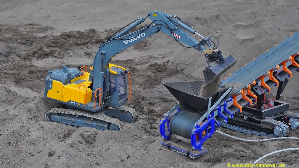 volvo ec160e 001