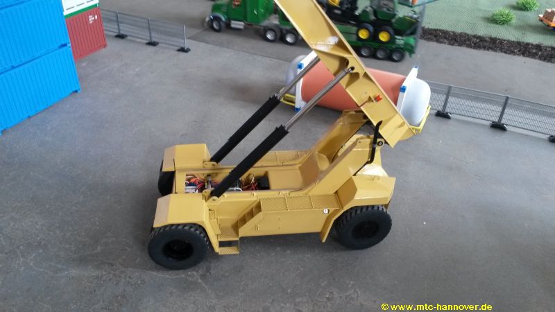 reachstacker 006