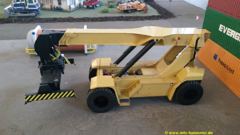 reachstacker 012